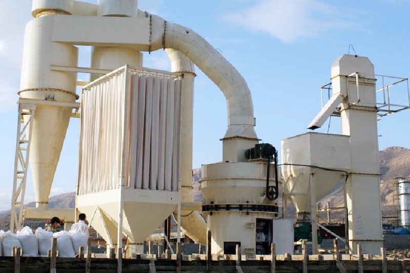 歐式梯形磨粉機(jī)現(xiàn)場(chǎng)