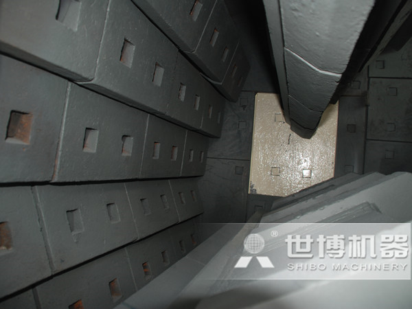 反擊式破碎機內(nèi)部結構