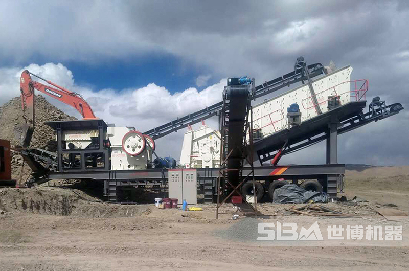 四組合移動(dòng)粉碎機(jī)