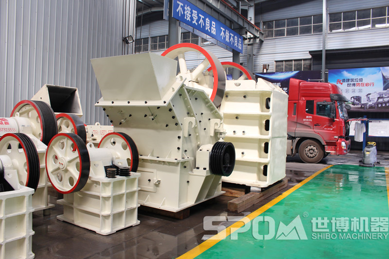 碎石頭機(jī)器，打石子機(jī)