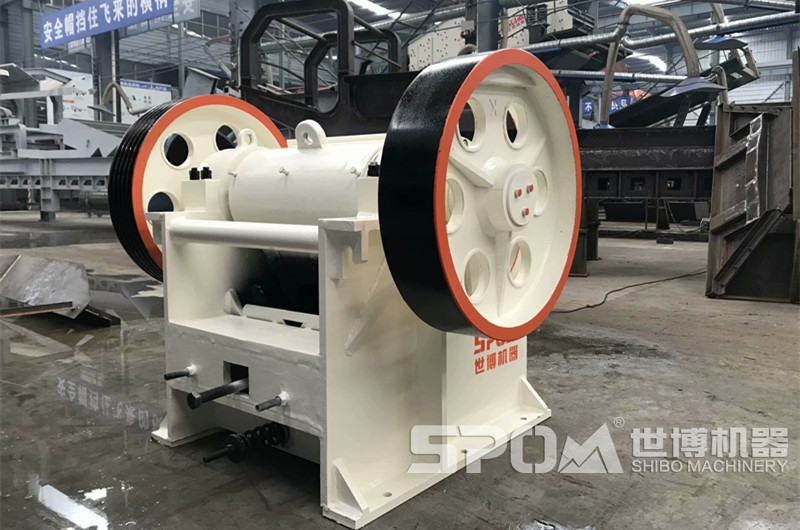 世博顎式破碎機車間實拍