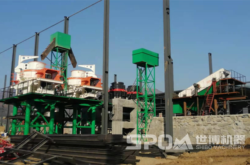 大型機(jī)制砂機(jī)器安裝現(xiàn)場(chǎng)