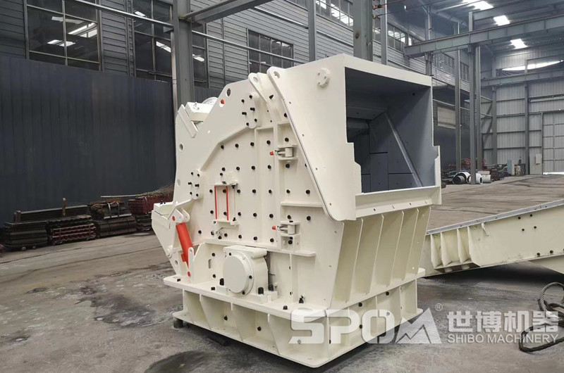 采石場一級(jí)破碎設(shè)備大口反擊破碎機(jī)