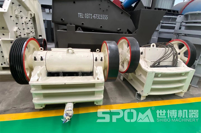 世博車間小型細鄂破成品，150x750細顎破碎機