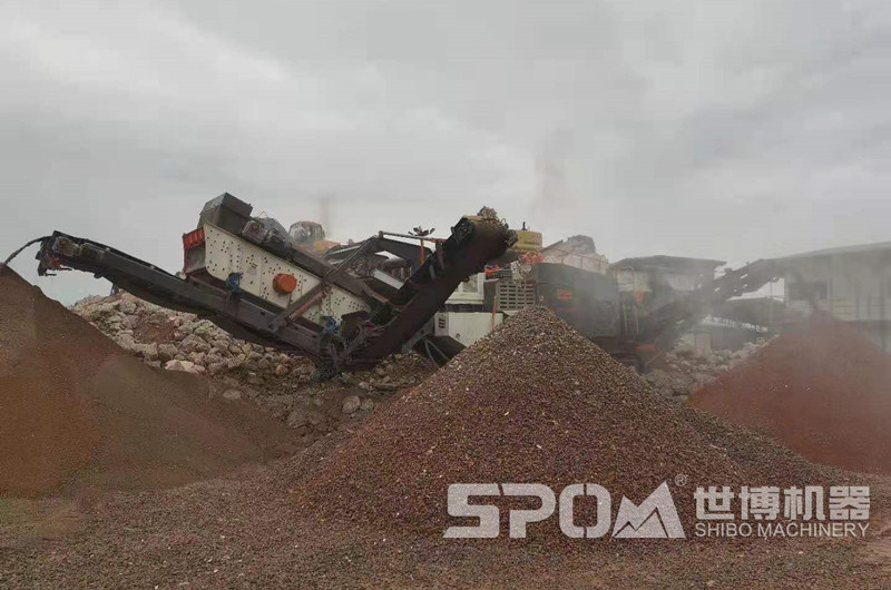 振動(dòng)篩能篩分出各種規(guī)格的碎石石料