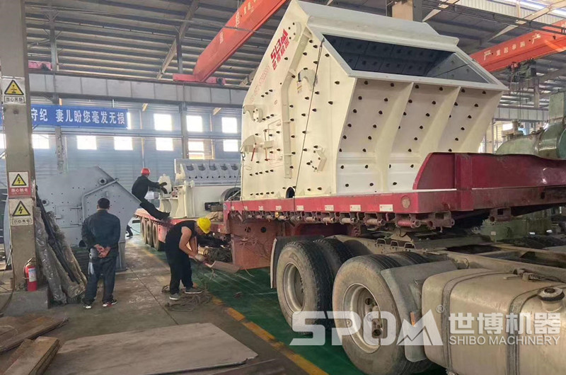 1520反擊破裝車發(fā)貨，機器太大拆分裝車