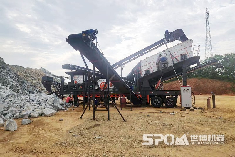 三合一移動反擊式破碎機，反擊破移動式破碎站現(xiàn)場圖