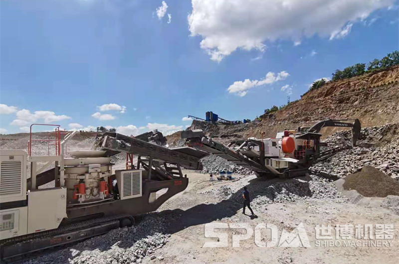 履帶移動(dòng)破碎站破碎現(xiàn)場(chǎng)圖