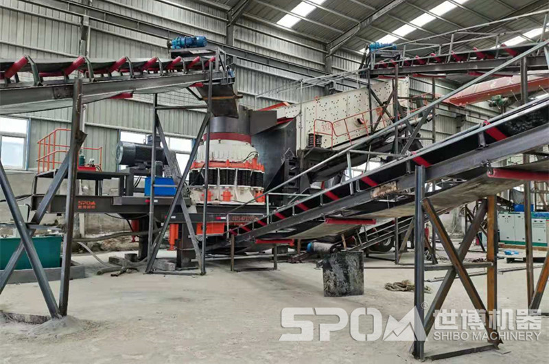 駐馬店某客戶(hù)圓錐式移動(dòng)破碎站使用現(xiàn)場(chǎng)